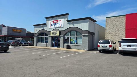 Photo of 923 S Riverside Dr, Iowa City, IA 52246 (MLS # 202505457)