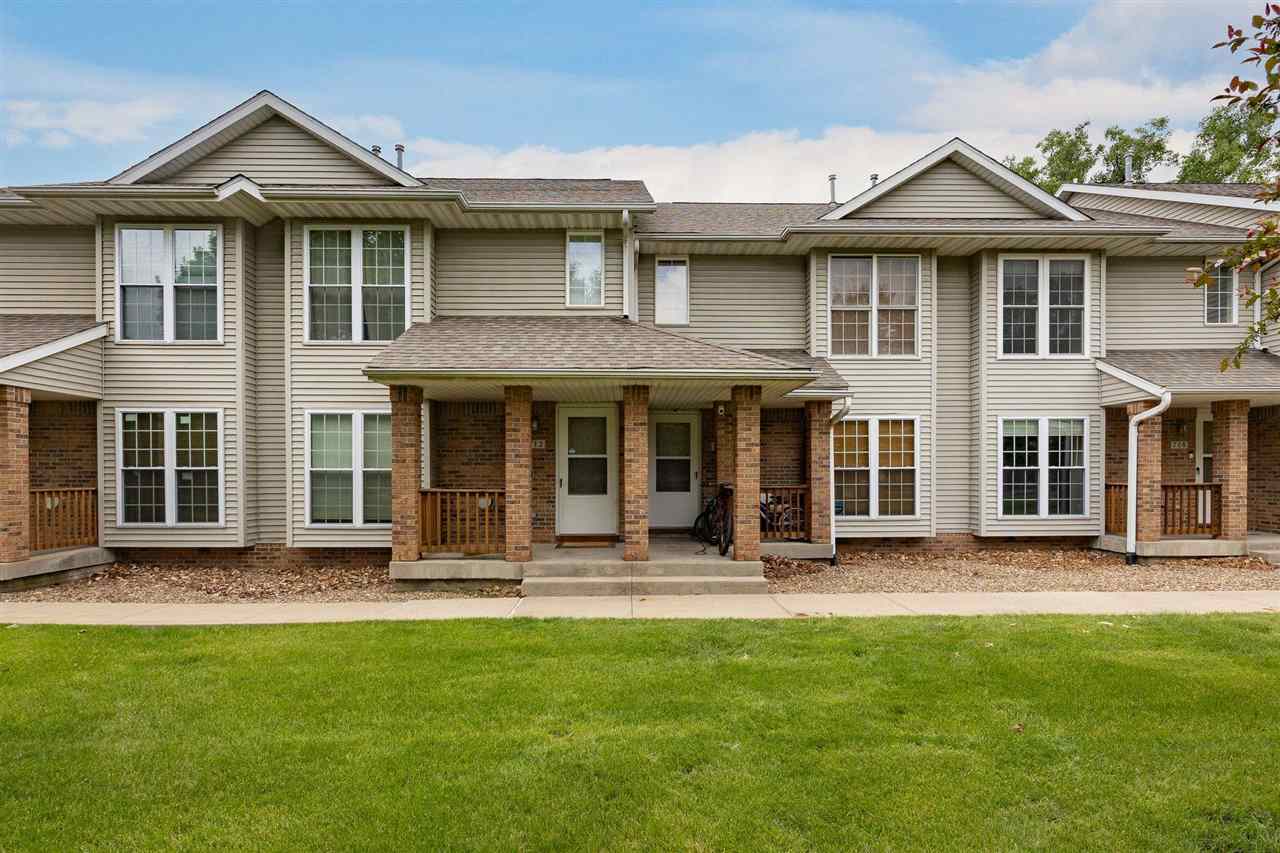 Photo 1 of 15 — 710 West Side Dr, IowaCity, IA 52246