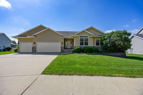 Photo of 2050 Hillside Dr, Ely, IA 52227 (MLS # 202604477)