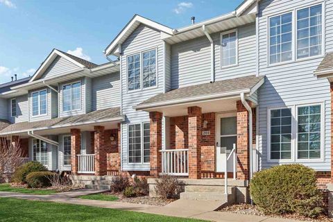 Photo of 266 West Side Dr, IowaCity, IA 52246 (MLS # 202601410)