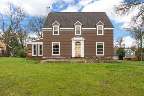 Photo of 2159 Linden Dr SE, CedarRapids, IA 52403 (MLS # 202602555)