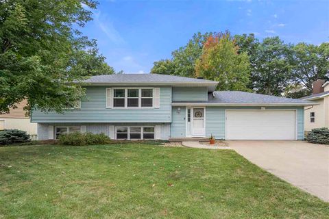Photo of 45 N Westminster St, IowaCity, IA 52245 (MLS # 202506454)