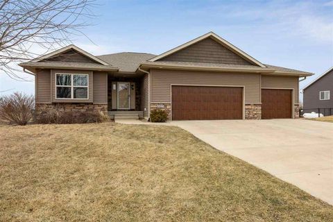 Photo of 1821 Wenrose Dr NE, NorthLiberty, IA 52317 (MLS # 202601084)