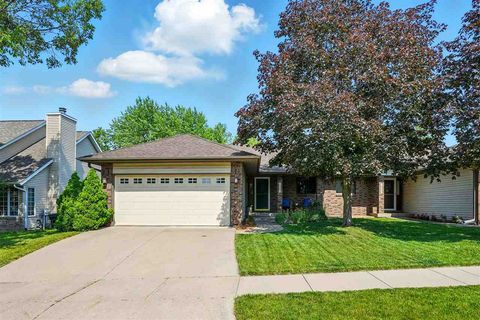 Photo of 1924 Jeffrey St, Iowa City, IA 52246 (MLS # 202503883)