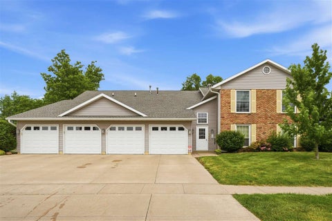 Photo of 6208 Greenbriar Ln SW Unit C, CedarRapids, IA 52404 (MLS # 202603668)