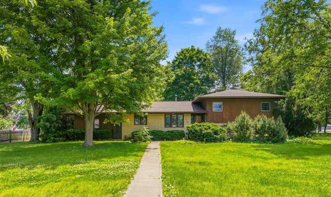 Photo of 406 E Lafayette Ave, Keota, IA 52248 (MLS # 202603710)