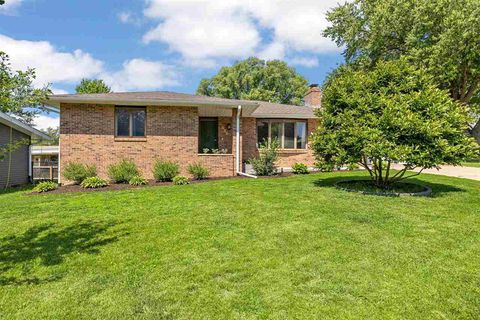 Photo of 809 8th St, Kalona, IA 52247 (MLS # 202603469)