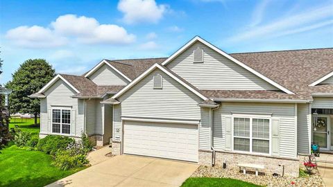 Photo of 714 Stone Hedge Ct NW, Cedar Rapids, IA 52405 (MLS # 202504774)