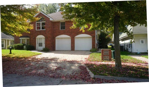 Photo of 925 Longfellow Pl, IowaCity, IA 52240 (MLS # 202606086)