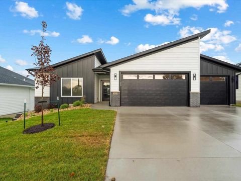 Photo of 322 Sierra Trce, Coralville, IA 52241 (MLS # 202500198)