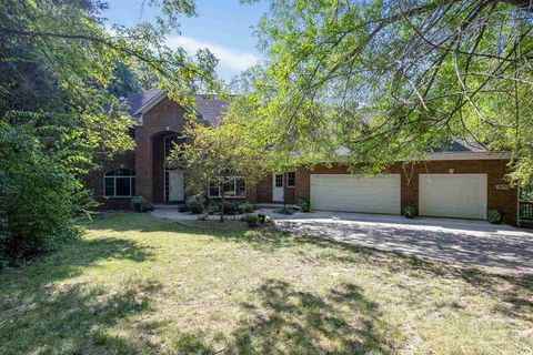 Photo of 2670 NE Aspen Ct, NorthLiberty, IA 52317 (MLS # 202601907)