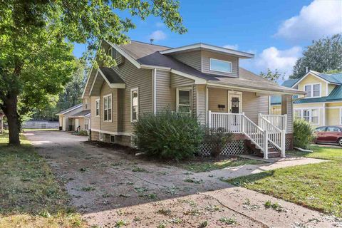 Photo of 337 & 339 W Benton Street, IowaCity, IA 52246 (MLS # 202506467)