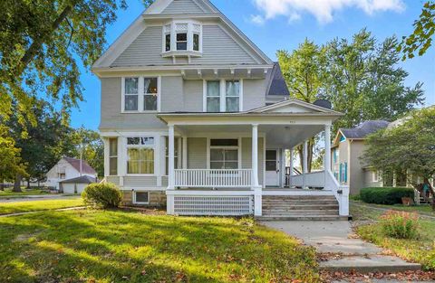 Photo of 325 E Main St, IA 52353 (MLS # 202506156)