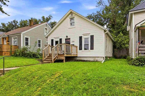 Photo of 258 12th St NW, CedarRapids, IA 52405 (MLS # 202605103)