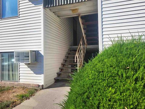 Photo of 910 Benton Dr 31 #31, IowaCity, IA 52246 (MLS # 202600132)