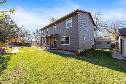 Photo of 350 & 352 3rd Ave, Marion, IA 52302 (MLS # 202507014)