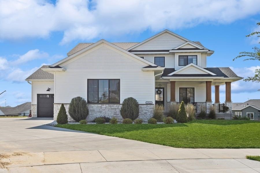 1702 Green Oak Cir