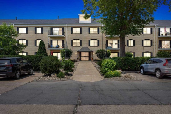 130 THOMPSON DR SE APT 320, CEDAR RAPIDS, IA 52403 - Image 26241c4294eef71007a79257bf1502a7/1850436687