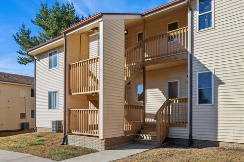 Photo of 433 Westwinds Dr 433, 441, 449, 461 #433, 441, 449, 461, IowaCity, IA 52246 (MLS # 202602378)