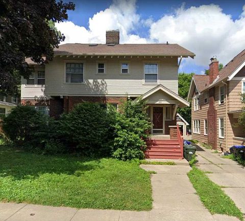 Photo of 125 S Lucas St, Iowa City, IA 52240 (MLS # 202503941)