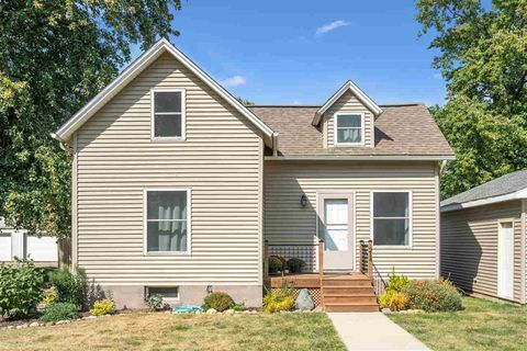 Photo of 214 E 4th Ave, Lisbon, IA 52253 (MLS # 202505791)