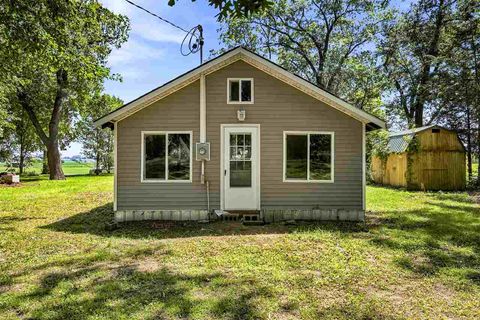Photo of 993 Ivanhoe Circle, MtVernon, IA 52314 (MLS # 202604449)