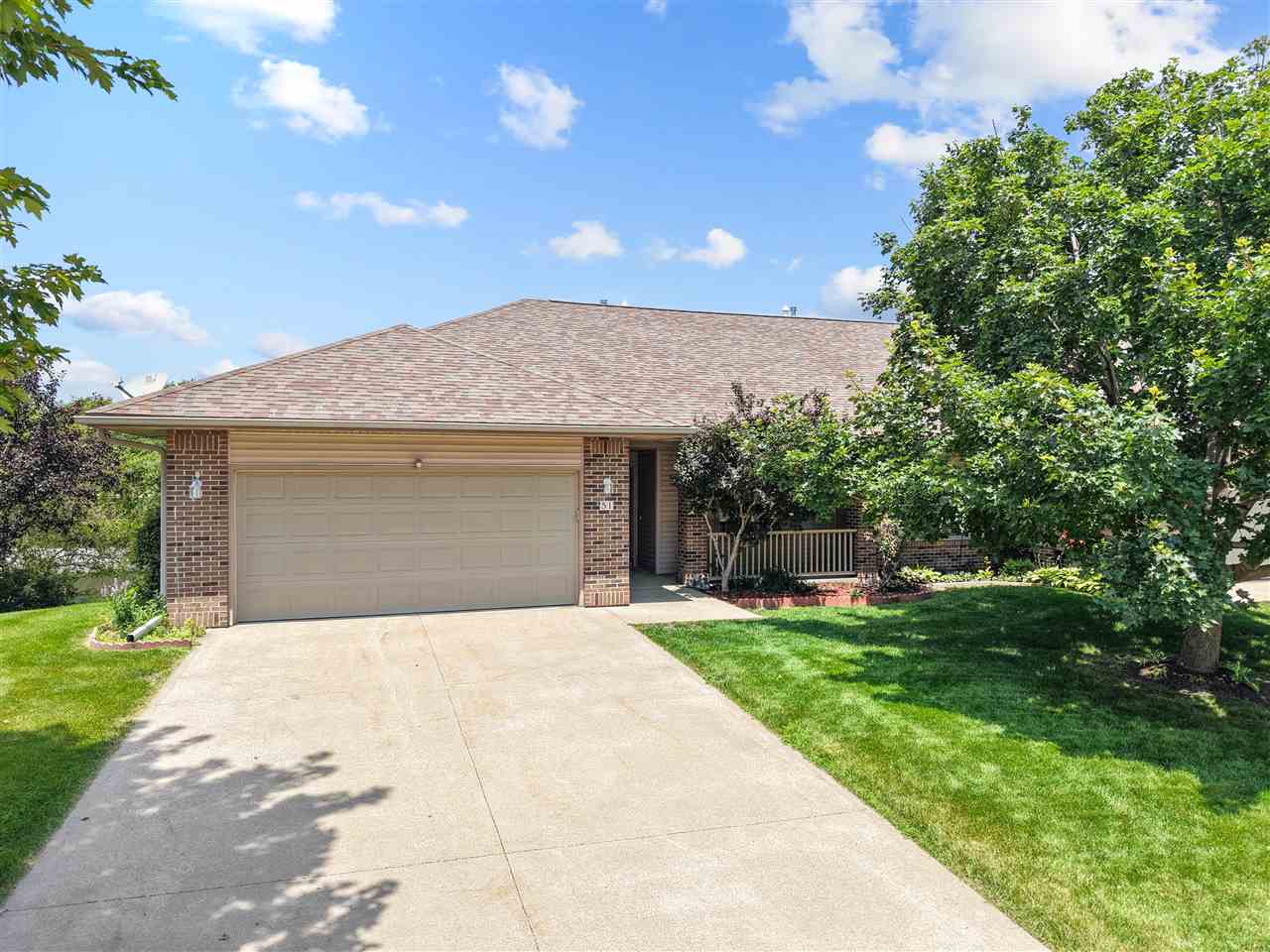 Photo 1 of 48 — 51 Montgomery Pl, IowaCity, IA 52240