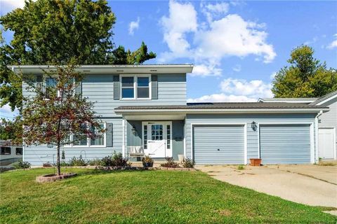 Photo of 1013 SE 36th Street, IA (MLS # 202506168)