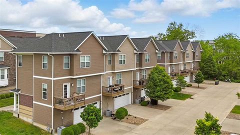 Photo of 330 Clark Dr 2 #2, Coralville, IA 52241 (MLS # 202503766)