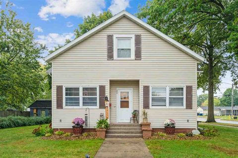 Photo of 300 E Hilton St, Marengo, IA 52301 (MLS # 202506529)