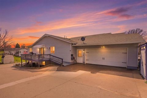 Photo of 220 N H Ave Unit A, Washington, IA 52353 (MLS # 202602226)