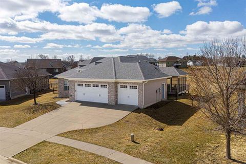 Photo of 1875 Timber Wolf Dr, NorthLiberty, IA 52317 (MLS # 202601819)
