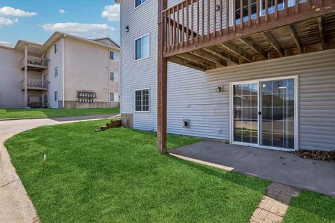 Photo of 58 Westside Dr, IowaCity, IA 52246 (MLS # 202602169)