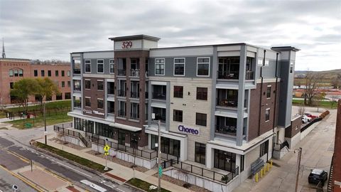 Photo of 329 SE 12th Ave, Cedar Rapids, IA 52401 (MLS # 202406586)