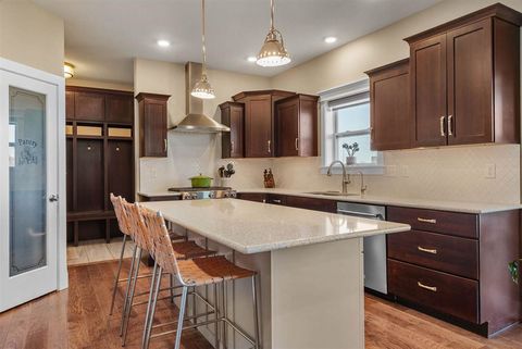 Photo of 440 N Juniper St, NorthLiberty, IA 52317 (MLS # 202601966)