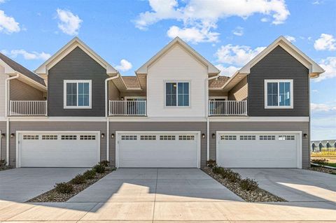 Photo of 2898 Eastridge Terrace #B, Coralville, IA 52241 (MLS # 202500473)