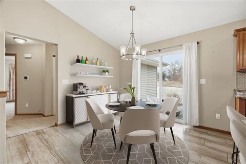 Photo of 417 Bent Creek Dr, Marion, IA 52302 (MLS # 202601707)