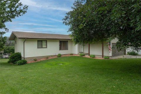 Photo of 109 Oreole Dr, Solon, IA 52333 (MLS # 202506470)