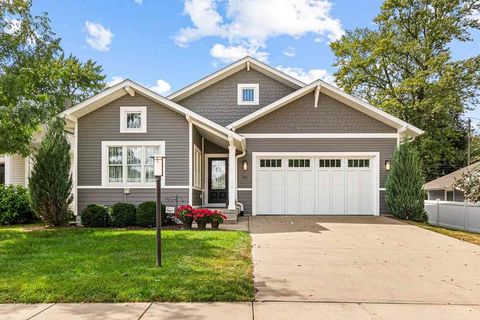 Photo of 43 Leamer Ct, IA 52246 (MLS # 202506195)