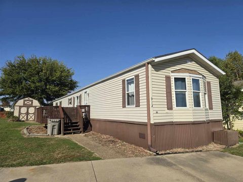 Photo of 912 Spring Ridge Dr, IowaCity, IA 52246 (MLS # 202506544)