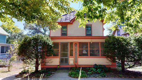 Photo of 523 Brown St, IA 52245 (MLS # 202506342)