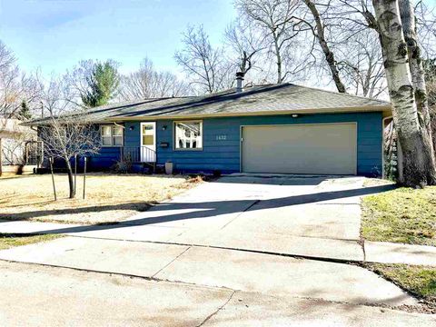Photo of 1432 Buresh Ave, IowaCity, IA 52245 (MLS # 202602065)
