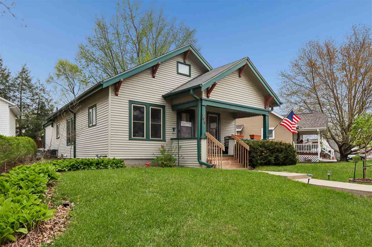 Photo 1 of 31 — 108 Highland Dr, IowaCity, IA 52246