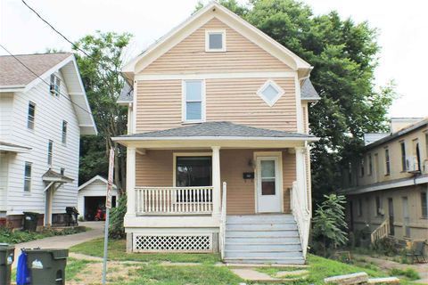 Photo of 107 S Lucas St, Iowa City, IA 52240 (MLS # 202503934)