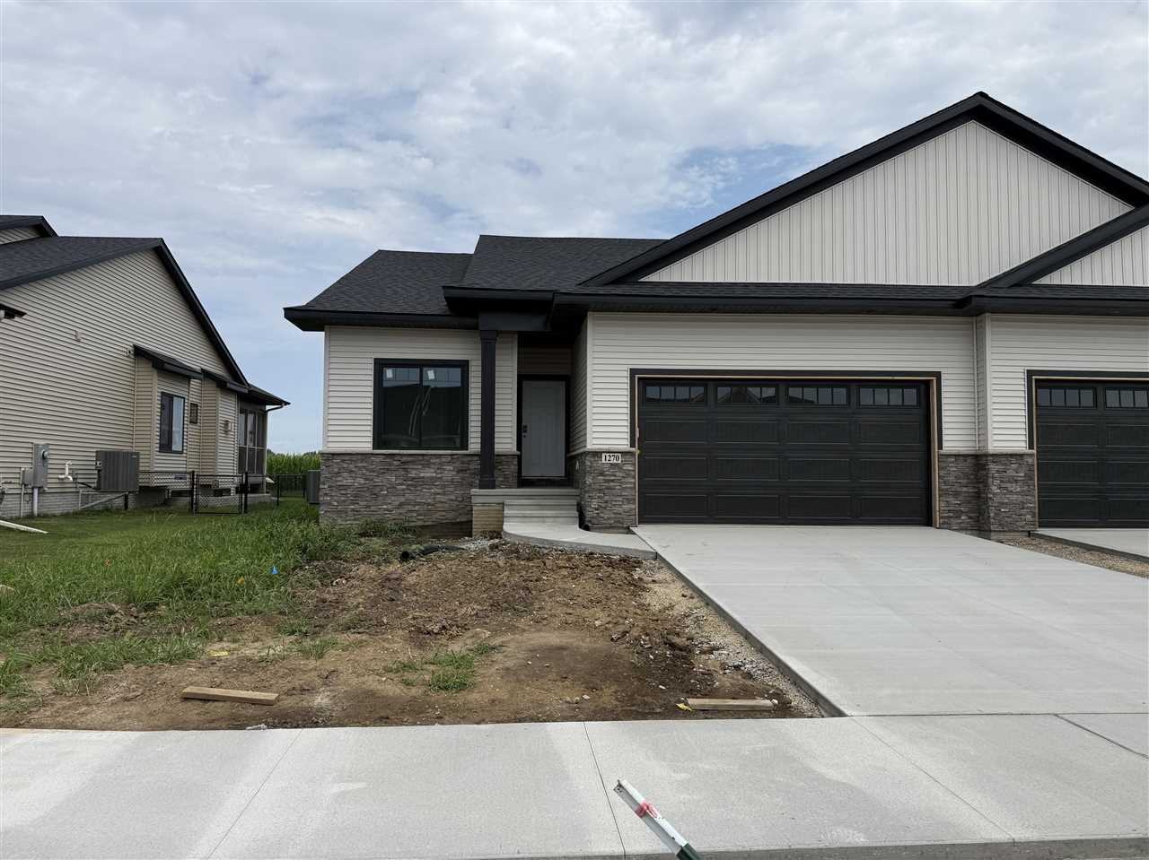 Photo 1 of 33 — 1270 Berkshire Ln, NorthLiberty, IA 52317