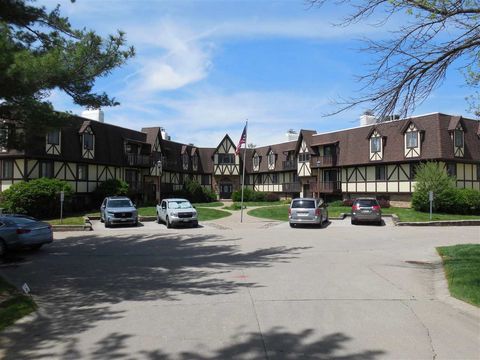 Photo of 1512 1st Ave C104S #C104S, Coralville, IA 52241 (MLS # 202503008)