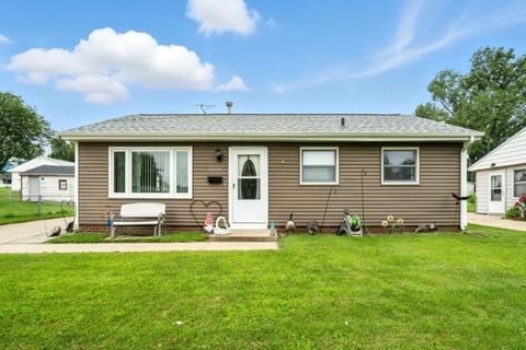 Photo of 1018 17th St SW, Cedar Rapids, IA 52404 (MLS # 202505064)