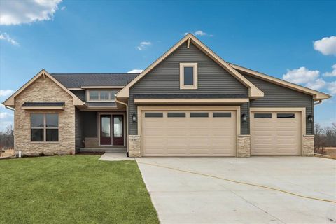 Photo of 1103 High Ridge Trl, Solon, IA 52333 (MLS # 202600468)