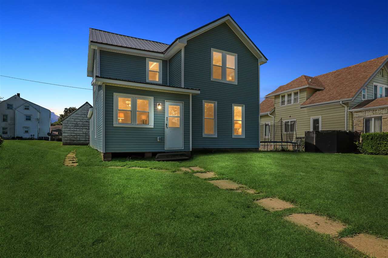 Photo 1 of 29 — 807 4th St, Victor, IA 52347