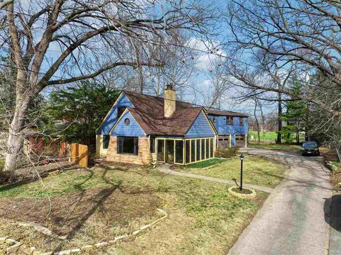 Photo of 430 Magowan Ave, IowaCity, IA 52246 (MLS # 202602184)